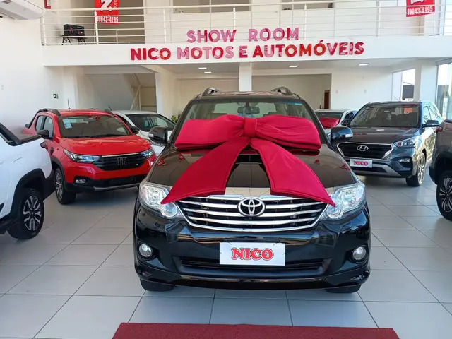 Carro Toyota Hilux SW4 2012 SRV 3.0 4X4 (7 Lugares)