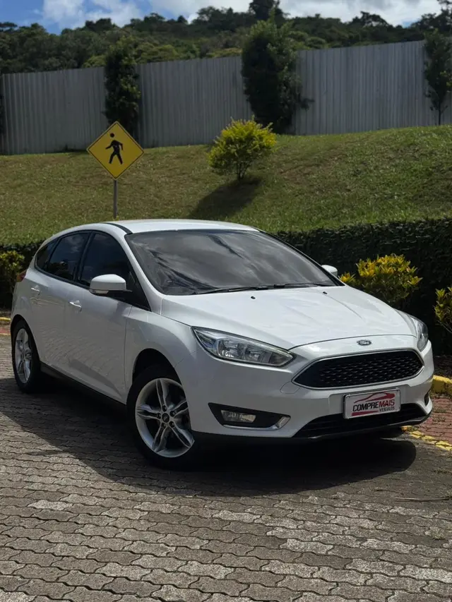 Carro Ford Focus Sedan 2018 SE Plus 2.0 PowerShift