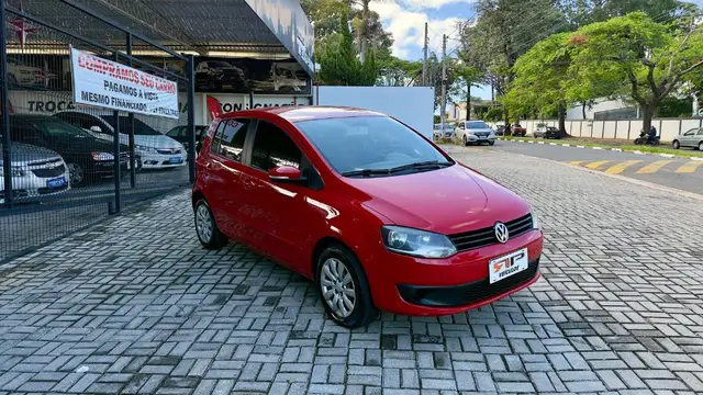 Carro Volkswagen Fox 2014 1.0 TEC (Flex) 4p