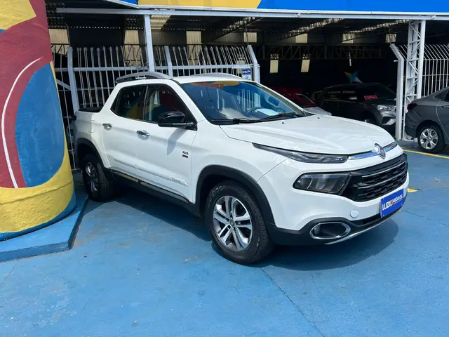 Carro Fiat Toro 2017 Volcano 2.0 diesel AT9 4x4