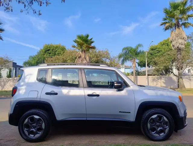 Carro Jeep Renegade 2016 Sport 1.8 4x2 (Aut) (Flex)
