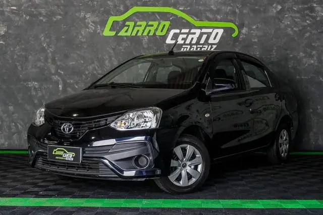 Carro Toyota Etios 2018 Platinum 1.5 (Aut) (Flex)