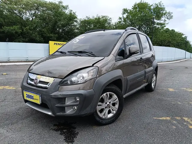 Carro Fiat Idea 2015 Adventure 1.8 16V E.TorQ (Flex)