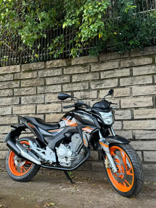 Moto Honda CB 250F Twister 2021 (CBS)