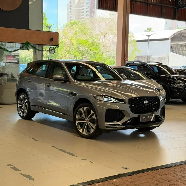 Carro Jaguar F-Pace 2021 3.0 R-Dynamic SE AWD 340cv Aut.