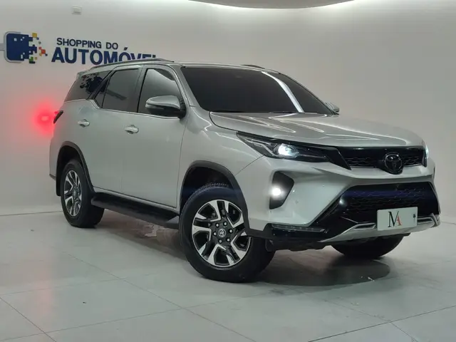 Carro Toyota SW4 2024 SRX Platinum 2.8 Turbodiesel 4x4 (Aut.) (5 Lugares)