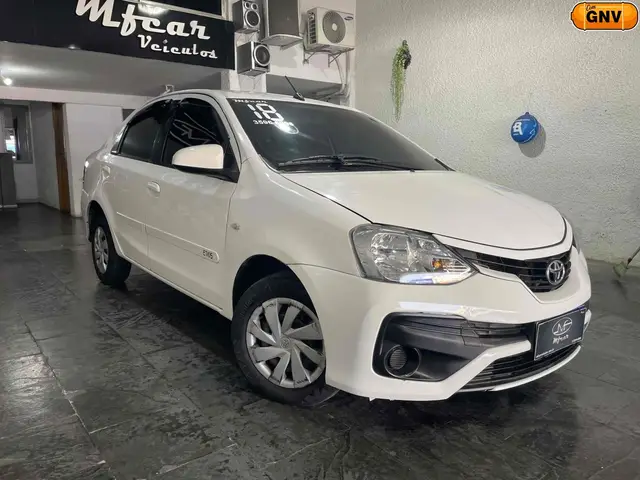 Carro Toyota Etios Sedan 2018 XS 1.5 (Aut) (Flex)