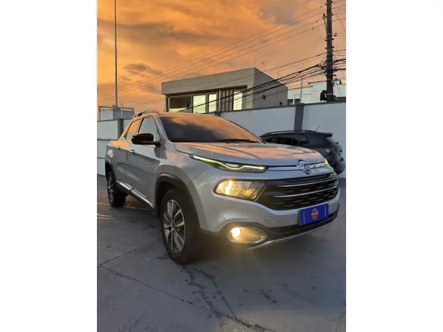 Carro Fiat Toro 2019 Volcano 2.0 diesel AT9 4x4