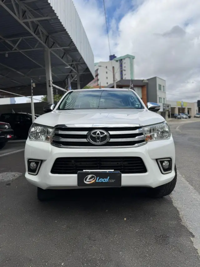 Carro Toyota Hilux Cabine Dupla 2017 Hilux 2.8 TDI SR CD 4x4 (Aut)