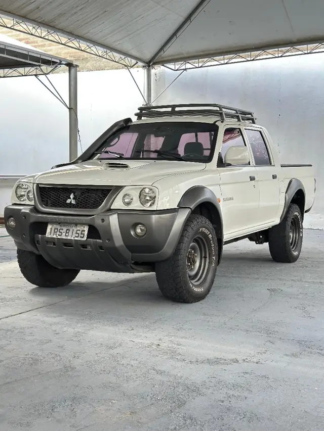 Carro Mitsubishi L200 2011 Savana 2.5 4X4 (15 Anos)
