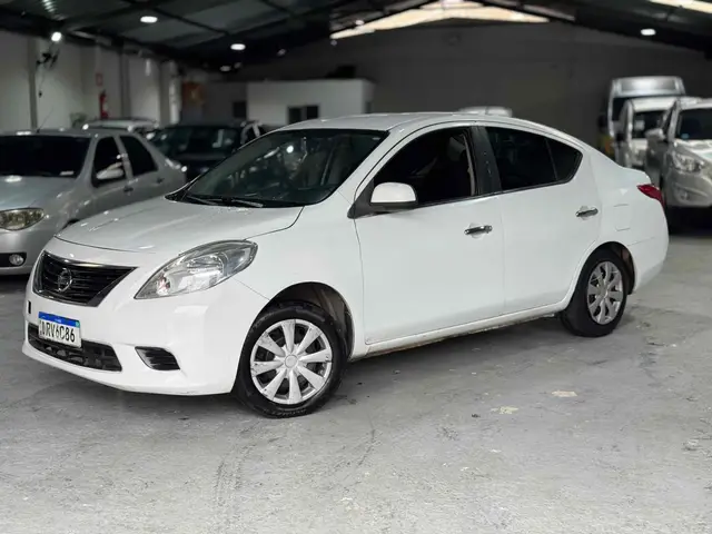 Carro Nissan Versa 2014 1.6 16V SL (Flex)