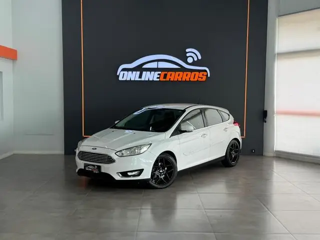 Carro Ford Focus Hatch 2016 Titanium 2.0 PowerShift