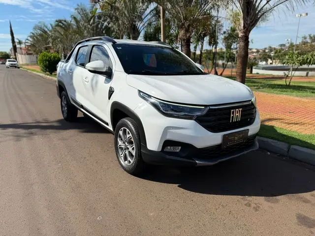 Carro Fiat Strada 2022 Volcano 1.3 CD AT (Flex)
