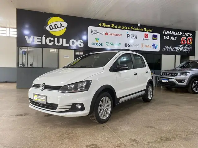 Carro Volkswagen Fox 2017 1.0 MPI BlueMotion (Flex)