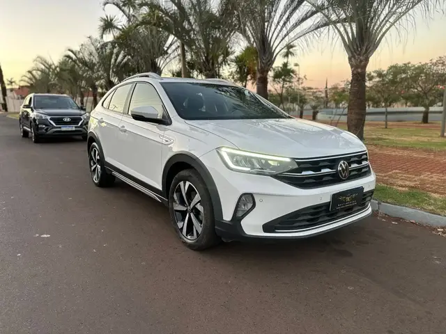 Carro Volkswagen Nivus 2023 Highline 200 TSI