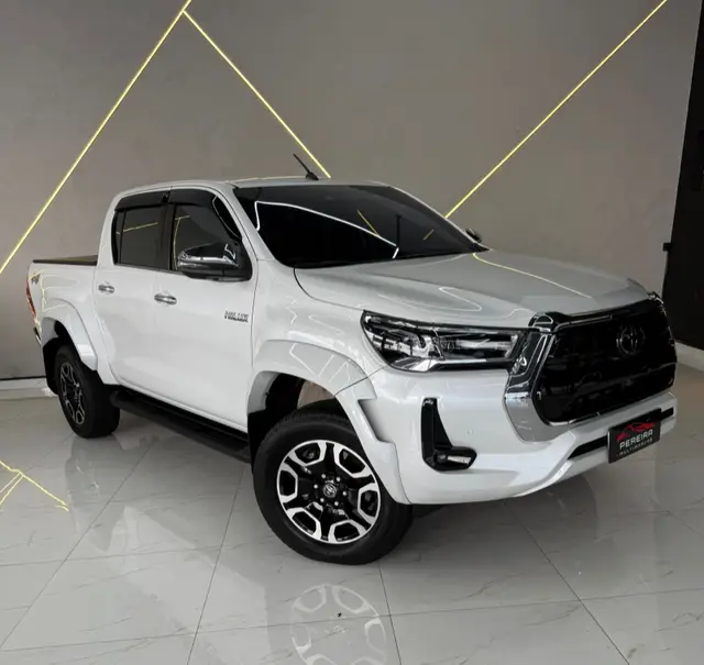Carro Toyota Hilux Cabine Dupla 2024 SRX 4x4 2.8 Diesel