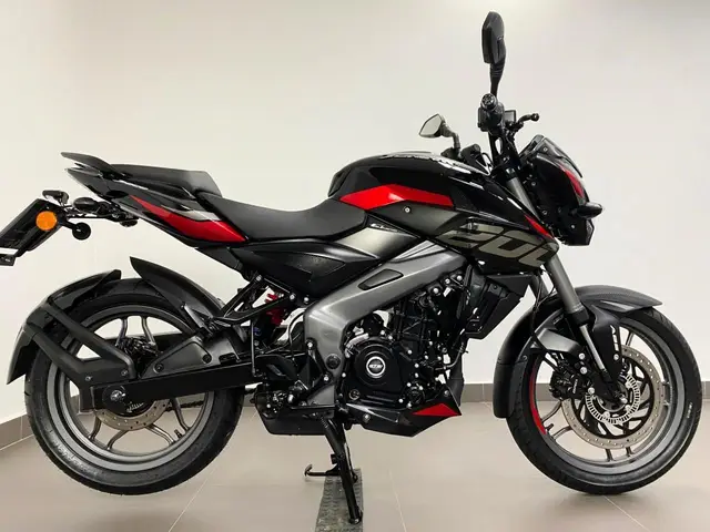 Moto Bajaj Dominar 200 2025 DOMINAR 200