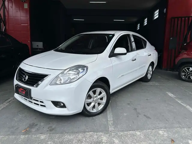 Carro Nissan Versa 2014 1.6 16V SL (Flex)