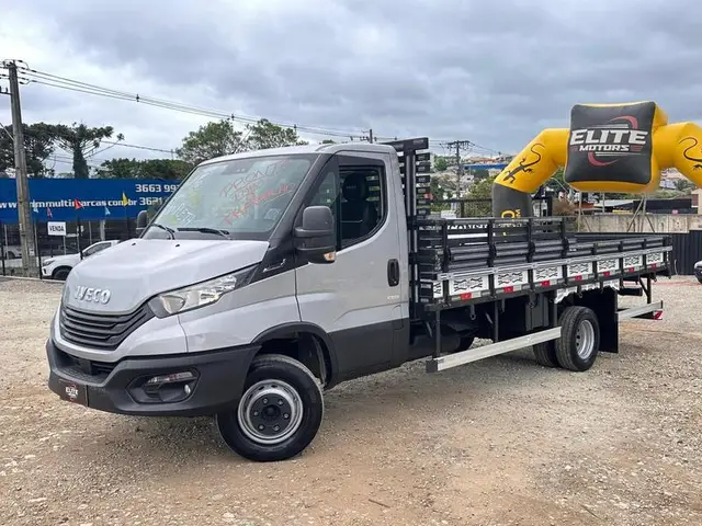 Carro Iveco Daily Chassi 2023 65-180 3.0 2p (Diesel)(E6)
