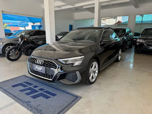 Carro Audi A3 Sportback 2023 S-Line 2.0 TFSI S-tronic (Híb.)