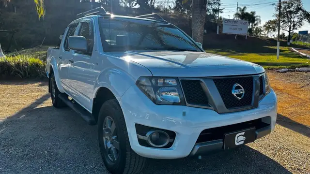 Carro Nissan Frontier 2015 2.5 TD CD 4x4 SV Attack