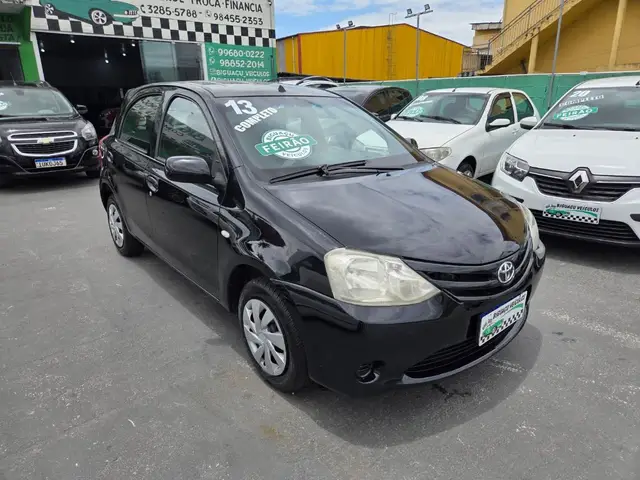 Carro Toyota Etios 2013 X 1.3 (Flex)