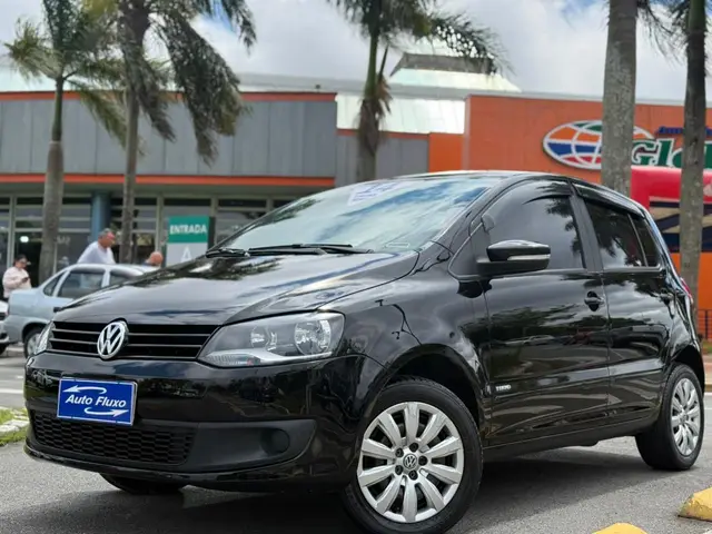 Carro Volkswagen Fox 2014 1.0 TEC (Flex) 4p