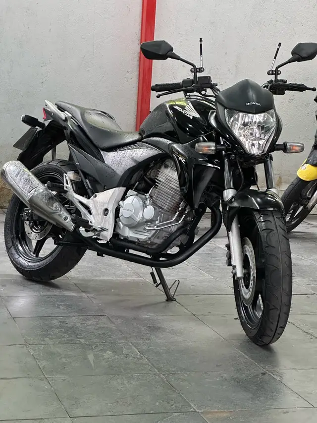 Moto Honda CB 300R 2014 Standard
