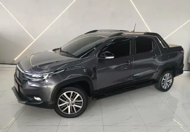 Carro Fiat Strada 2025 Volcano 1.3