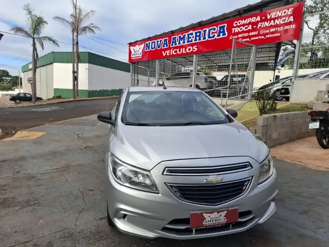 Carro Chevrolet Onix 2015 1.0 LT SPE/4
