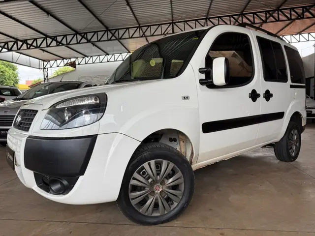 Carro Fiat Doblò 2016 Attractive 1.4 8V (Flex)