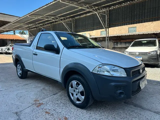 Carro Fiat Strada 2015 Working 1.4 (Flex)