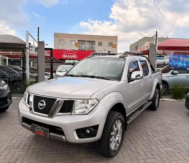 Carro Nissan Frontier 2014 2.5 TD CD 4x4 SL (Aut)
