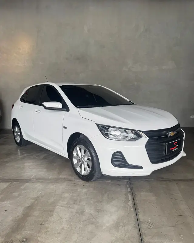Carro Chevrolet Onix 2023 LT 1.0
