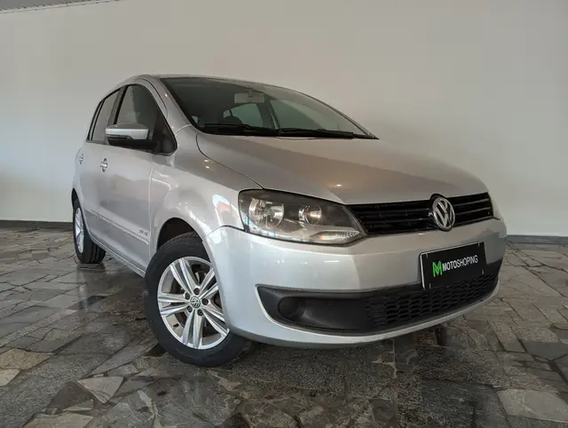 Carro Volkswagen Fox 2013 1.0 TEC (Flex) 2p
