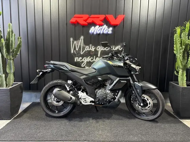 Moto Yamaha Fazer FZ15 2025 ABS