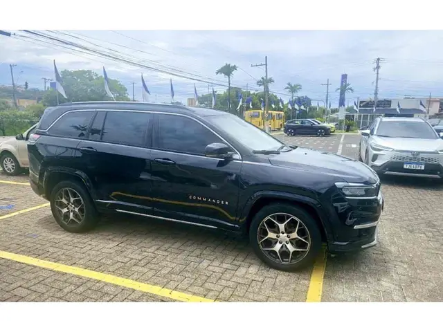 Carro Jeep Commander 2022 Overland T270 Flex (Aut)