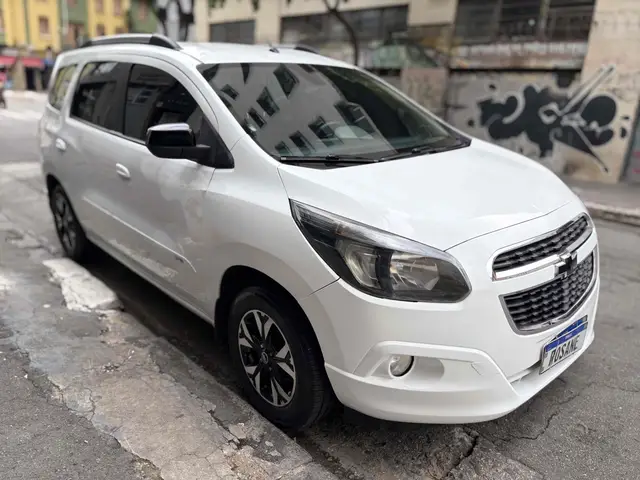 Carro Chevrolet Spin 2017 LT 5S 1.8 (Flex)