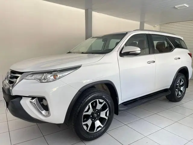 Carro Toyota Hilux Cabine Dupla 2017 Hilux 2.7 SR CD 4x2 (Flex) (Aut)