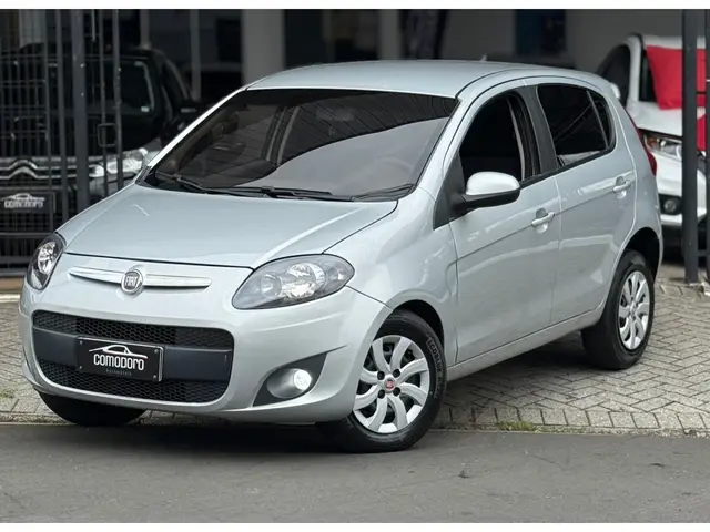 Carro Fiat Palio 2013 Attractive 1.0 8V (Flex)