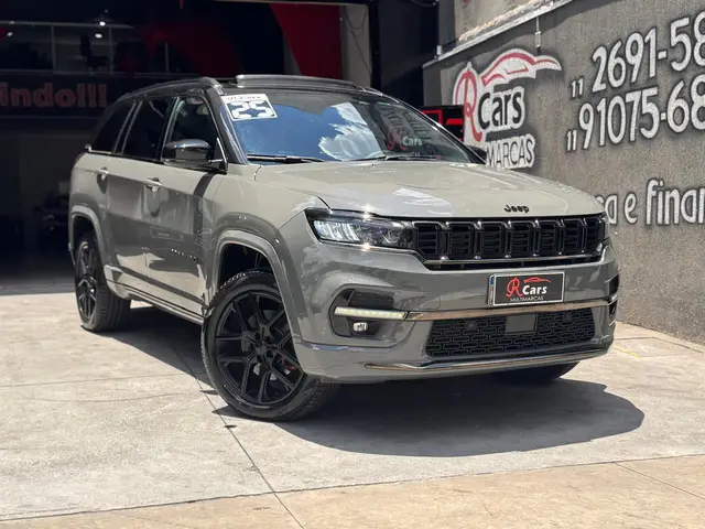 Carro Jeep Commander 2025 Blackhawk 2.0 Hurricane