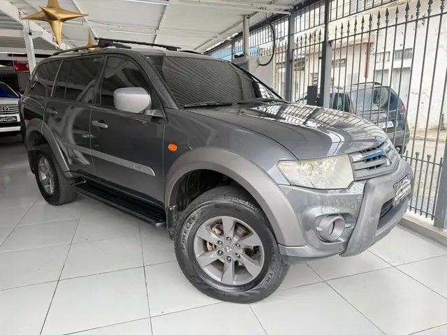 Carro Mitsubishi Pajero 2017 3.2 DI-D Outdoor 4WD (Aut)