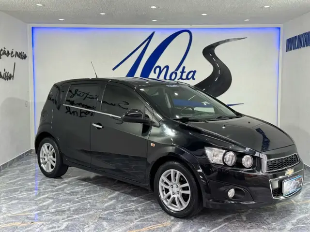 Carro Chevrolet Sonic 2014 Hatch LTZ 1.6 (Aut)