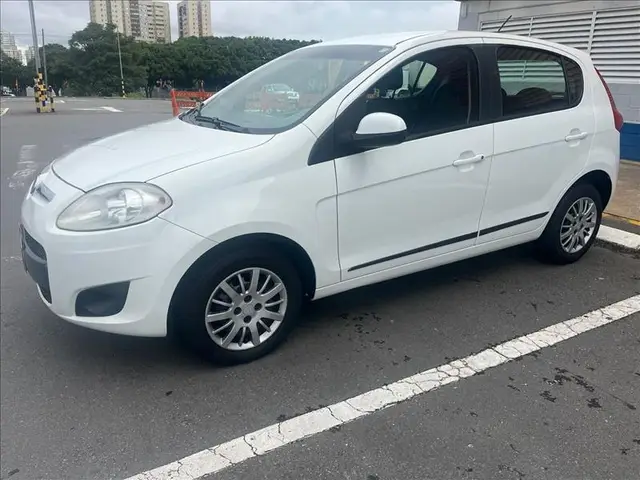 Carro Fiat Palio 2014 Attractive 1.4 8V (Flex)
