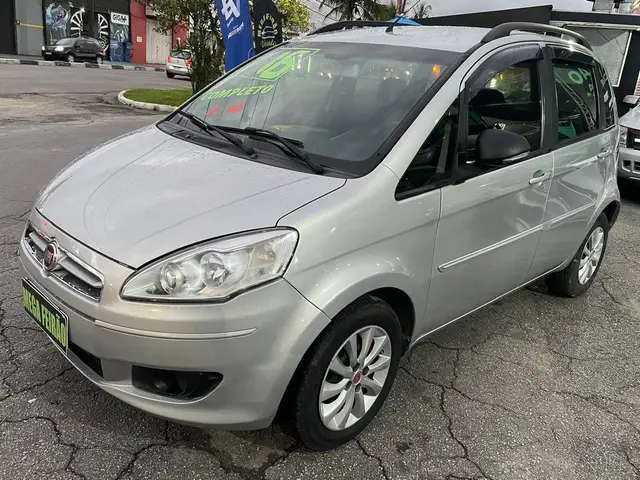 Carro Fiat Idea 2016 Attractive 1.4 8V (Flex)