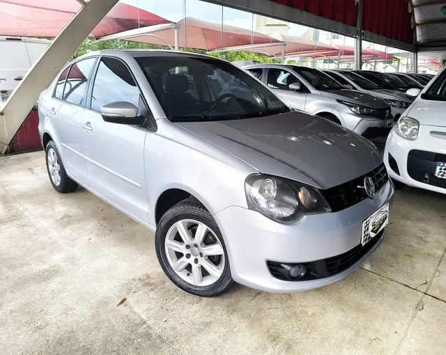 Carro Volkswagen Polo Sedan 2013 1.6 8V (Flex)