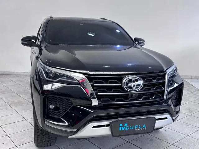 Carro Toyota Hilux SW4 2022 GRS 2.8 TB 4x4 Diesel Automatico