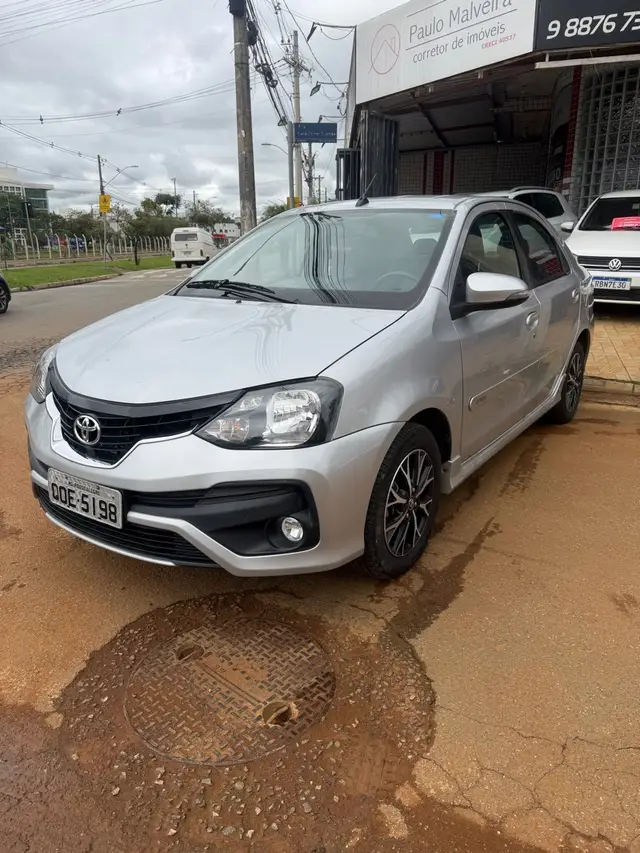 Carro Toyota Etios Sedan 2019 Platinum 1.5 (Aut) (Flex)