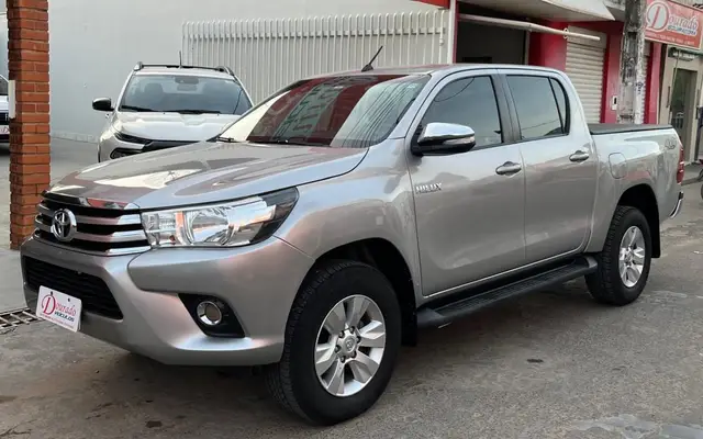 Carro Toyota Hilux Cabine Dupla 2017 Hilux 2.8 TDI SRV CD 4x4 (Aut)