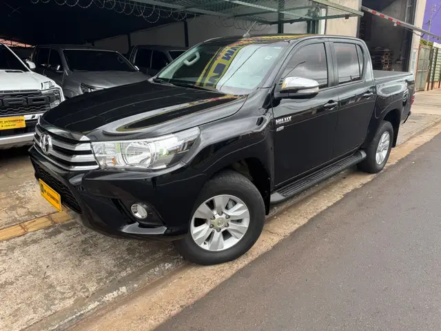 Carro Toyota Hilux Cabine Dupla 2017 Hilux 2.7 SRV CD 4x2 (Flex) (Aut)
